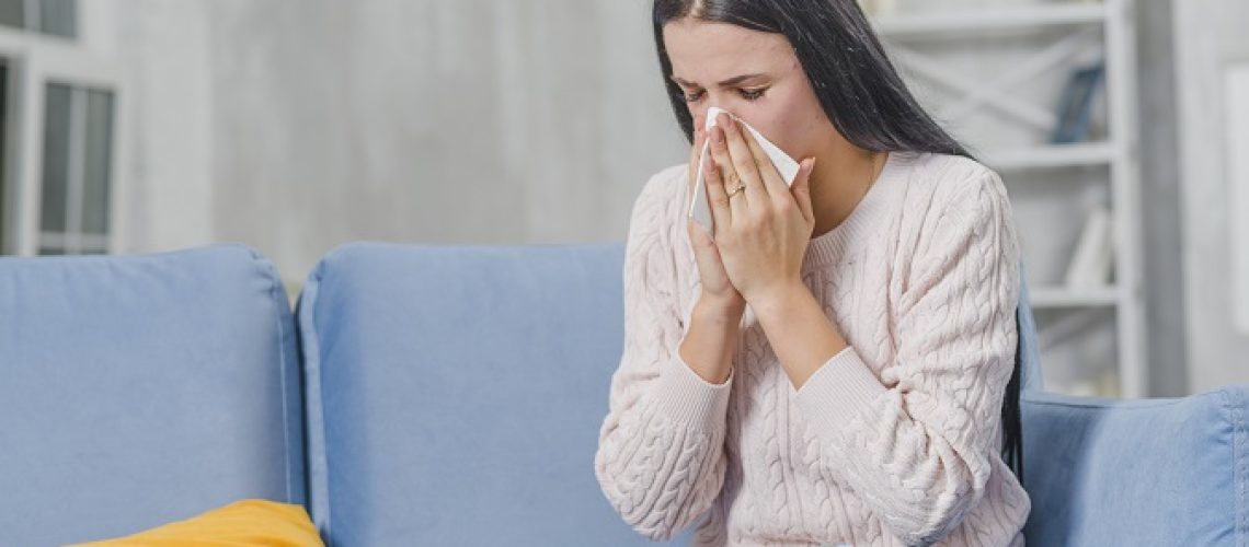 rinite-sinusite-Freepik